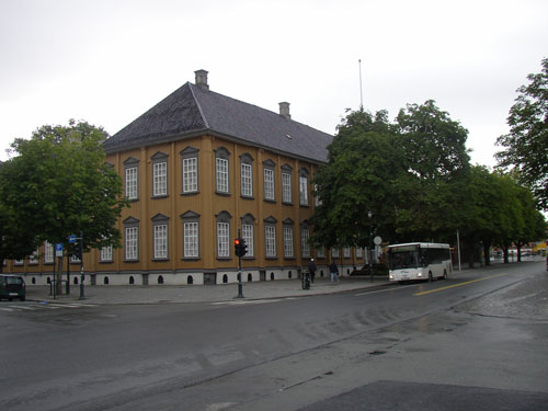 p8300055