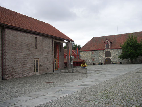 p8300073