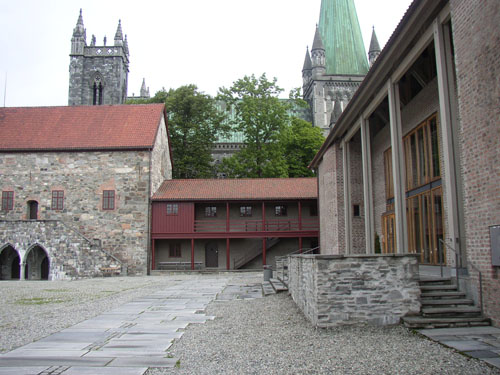 p8300074